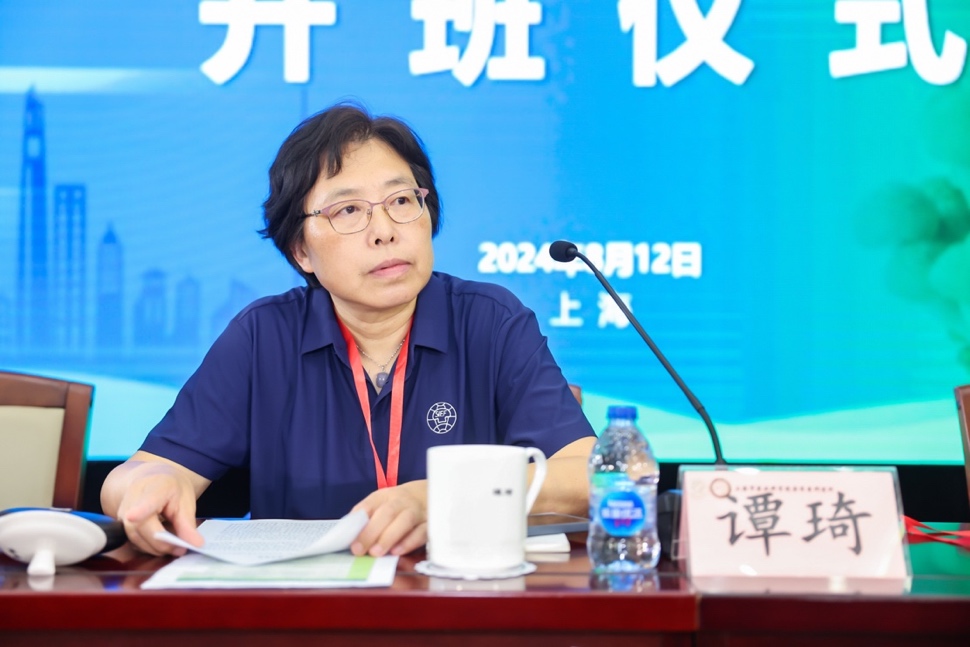 上海市食用菌产业技术体系技术咨询与交流实践